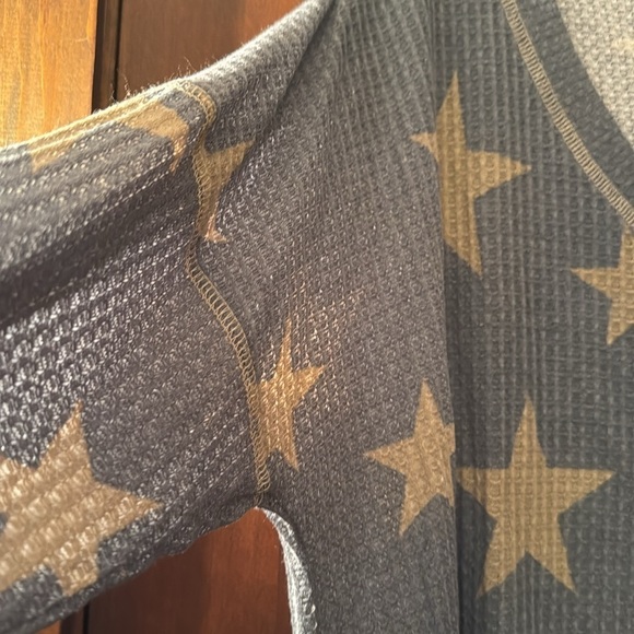 Pink Lily Long Sleeve Star Top - Picture 4 of 10